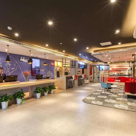 Ibis Wuhan Hubu Alley Hotel Экстерьер фото
