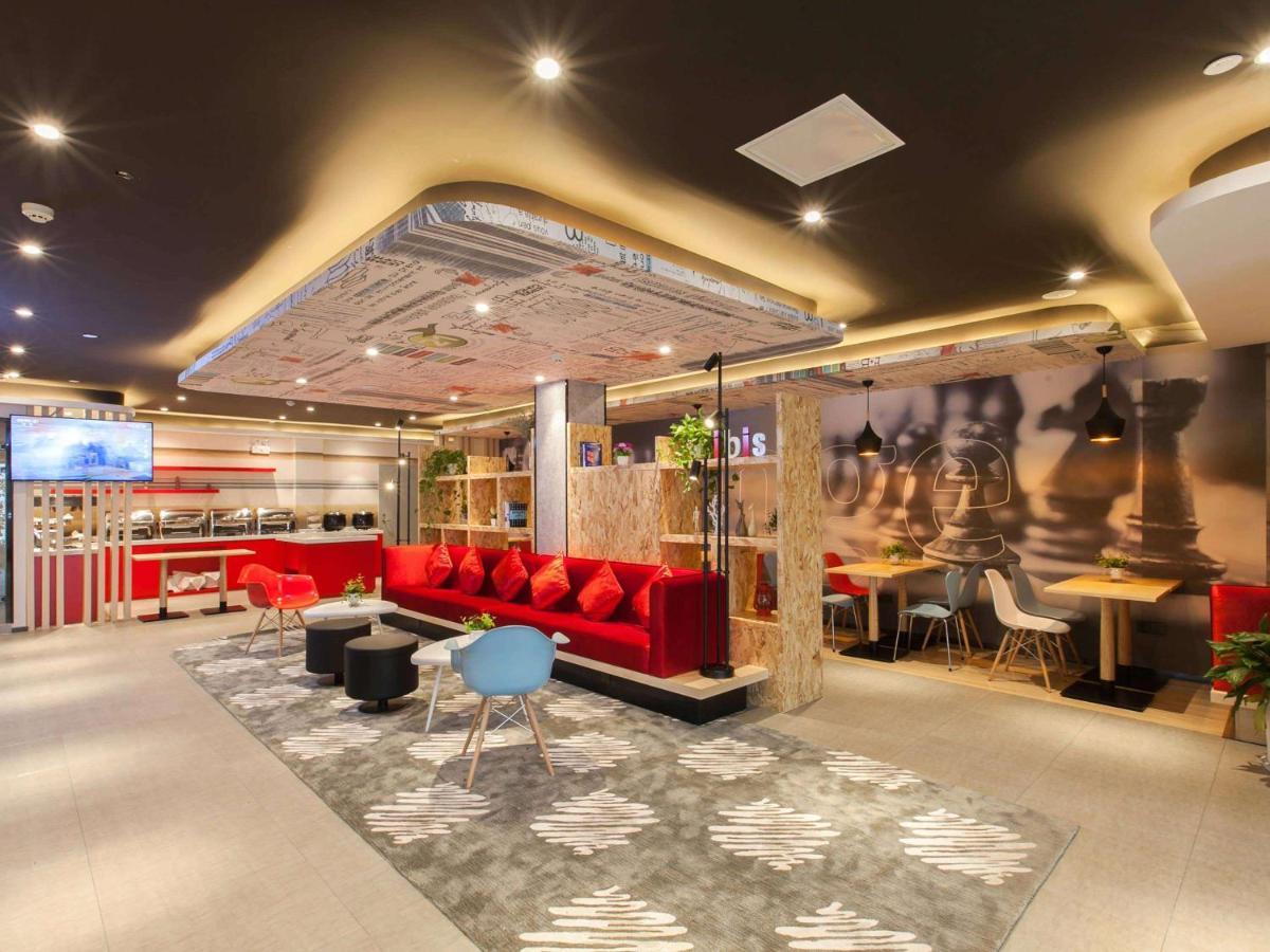 Ibis Wuhan Hubu Alley Hotel Экстерьер фото