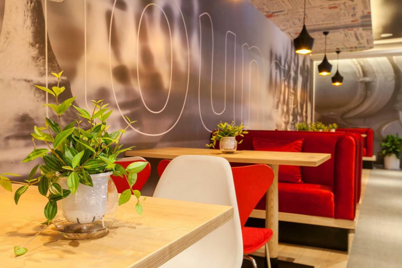 Ibis Wuhan Hubu Alley Hotel Экстерьер фото