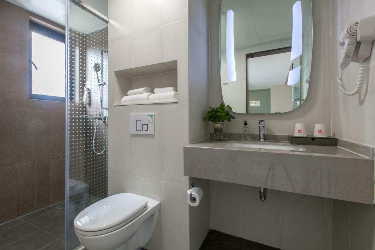 Ibis Wuhan Hubu Alley Hotel Экстерьер фото